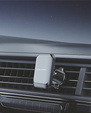 Magnetic car holder for the windscreen grille, for smartphones